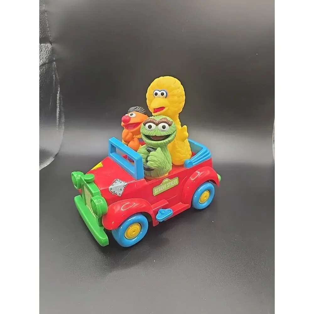 VTG 1988 SESAME STREET WINDUP JALOPY CAR ILLCO TOY WORKS OSCAR ERNIE BIG BIRD